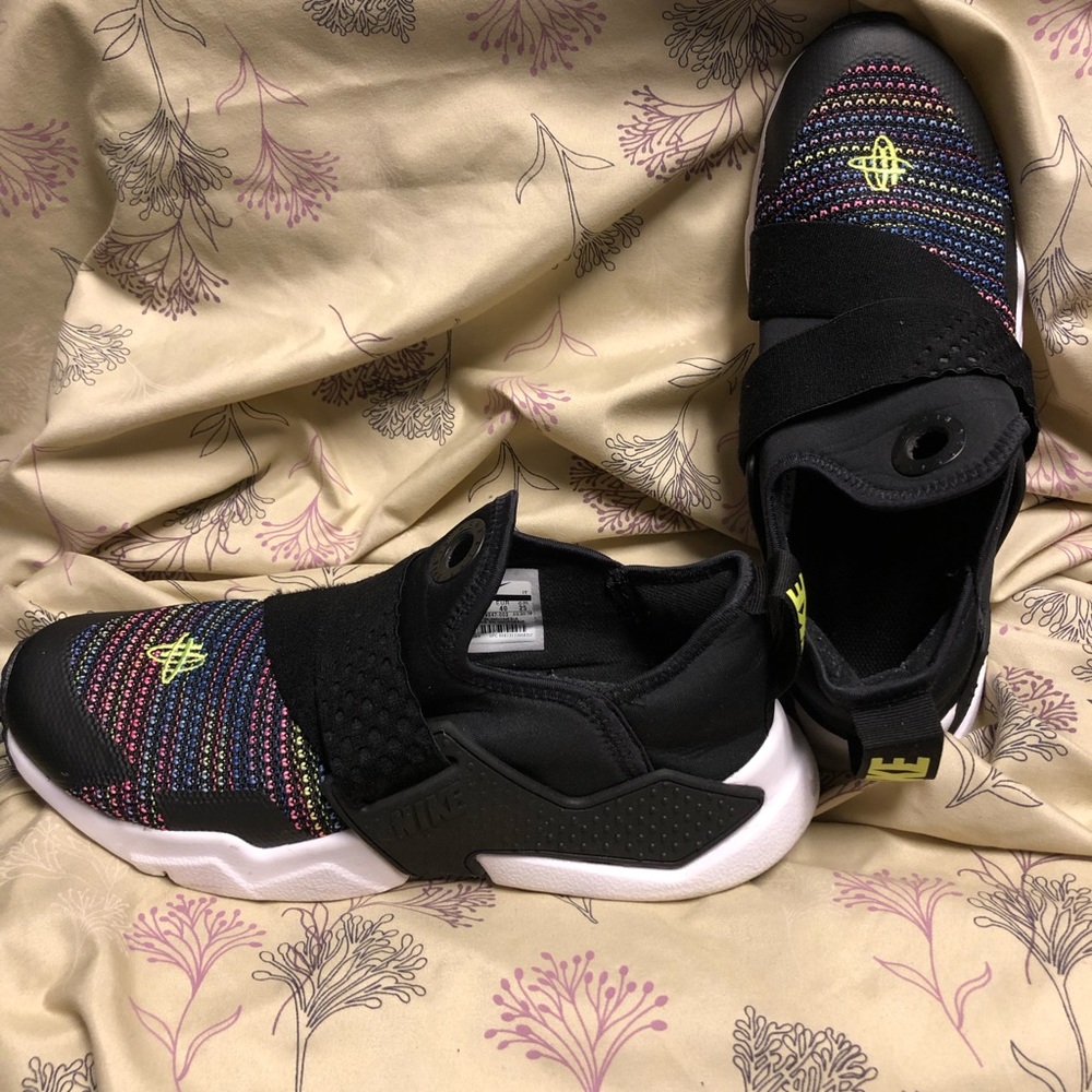 Nike Huarache Size 7y